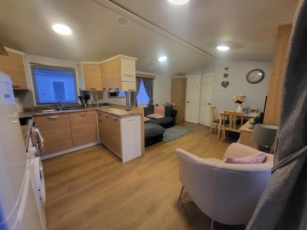Vacation Escape - Valley Farm -Clacton-On-Sea - Holiday Park Exterior photo